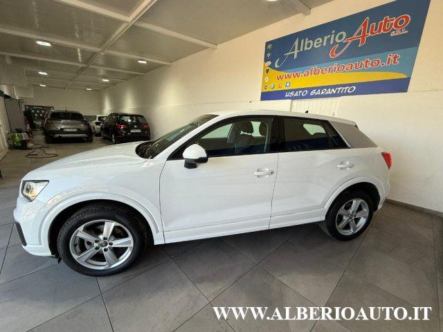 AUDI Q2 30 TDI S tronic Identity Black