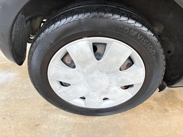 TOYOTA Yaris 1.0 5 porte OK NEIèATENTATI BòUETHOOT