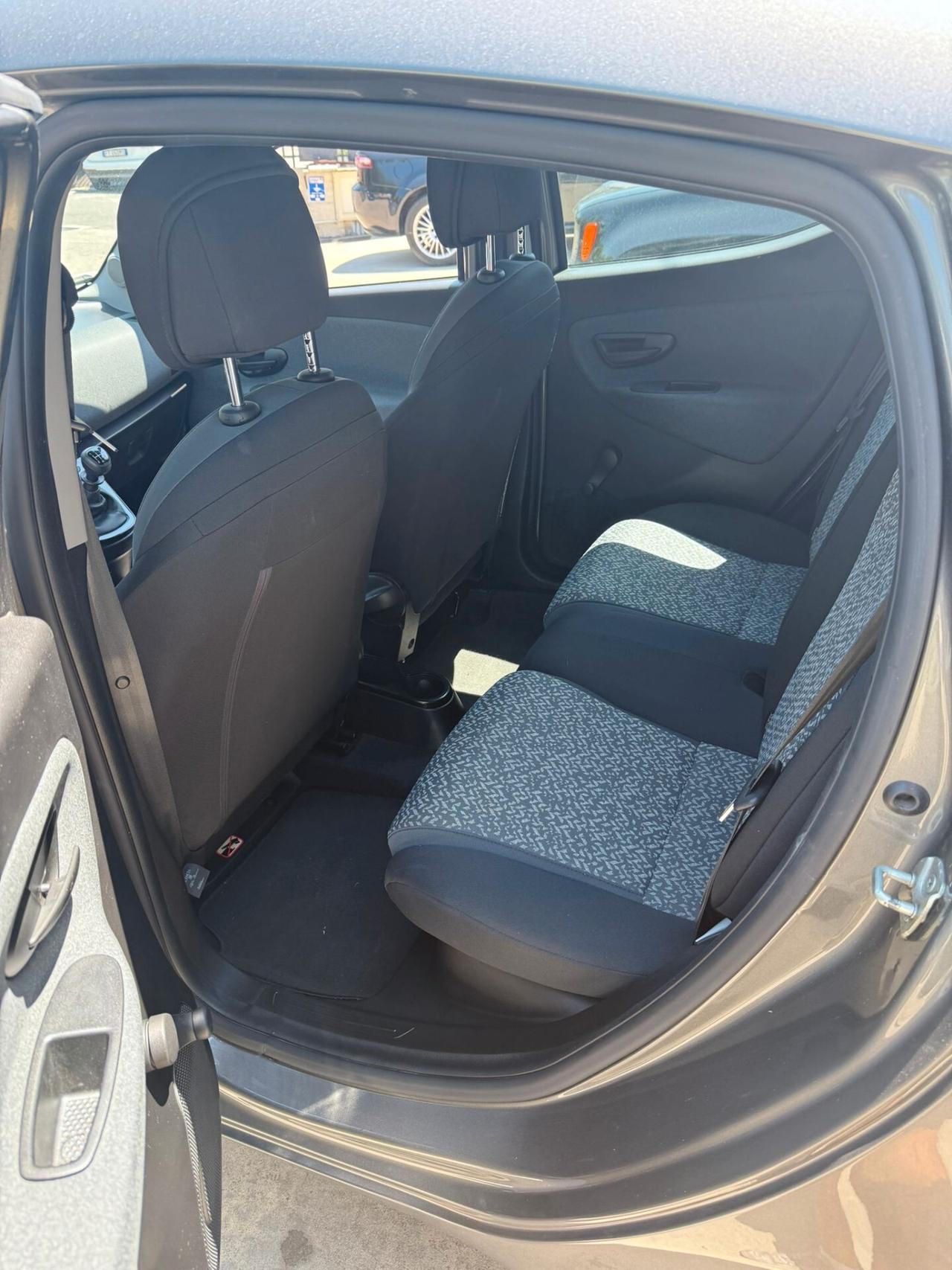 Lancia Ypsilon 1.0 FireFly 5 porte S&S Hybrid Ecochic Gold