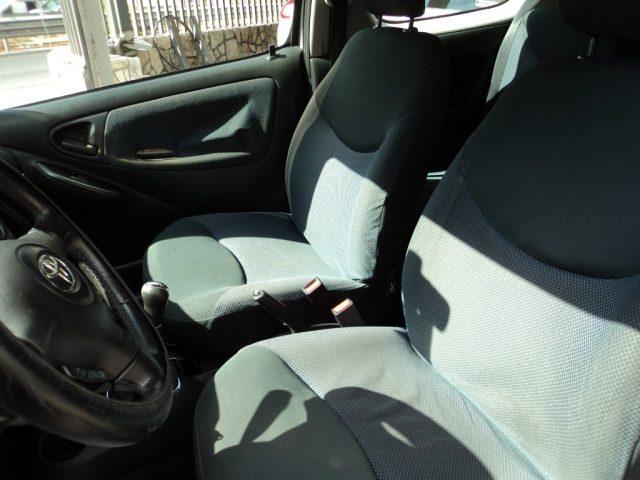 TOYOTA Yaris 1.0i 16V cat 3 porte Sol