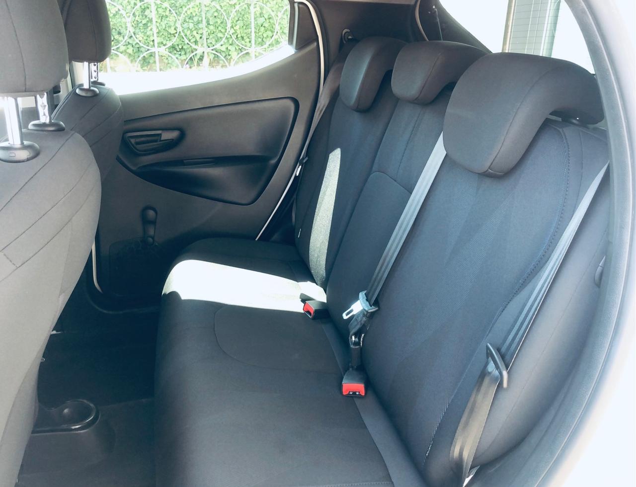Lancia Ypsilon 1.0 FireFly 5 porte S&S Hybrid Ecochic Gold