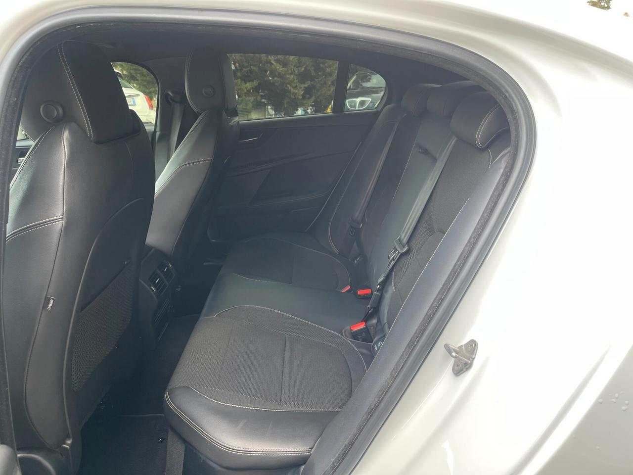 Jaguar XE 2.0 D 240 CV AWD aut. Portfolio