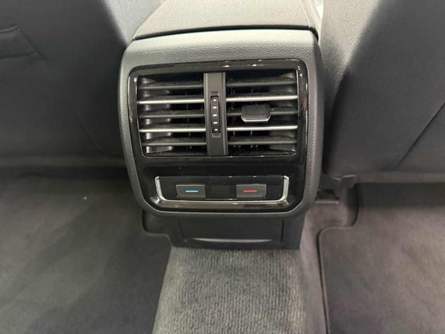 VOLKSWAGEN Passat Variant 1.6 TDI SCR DSG Business BMT