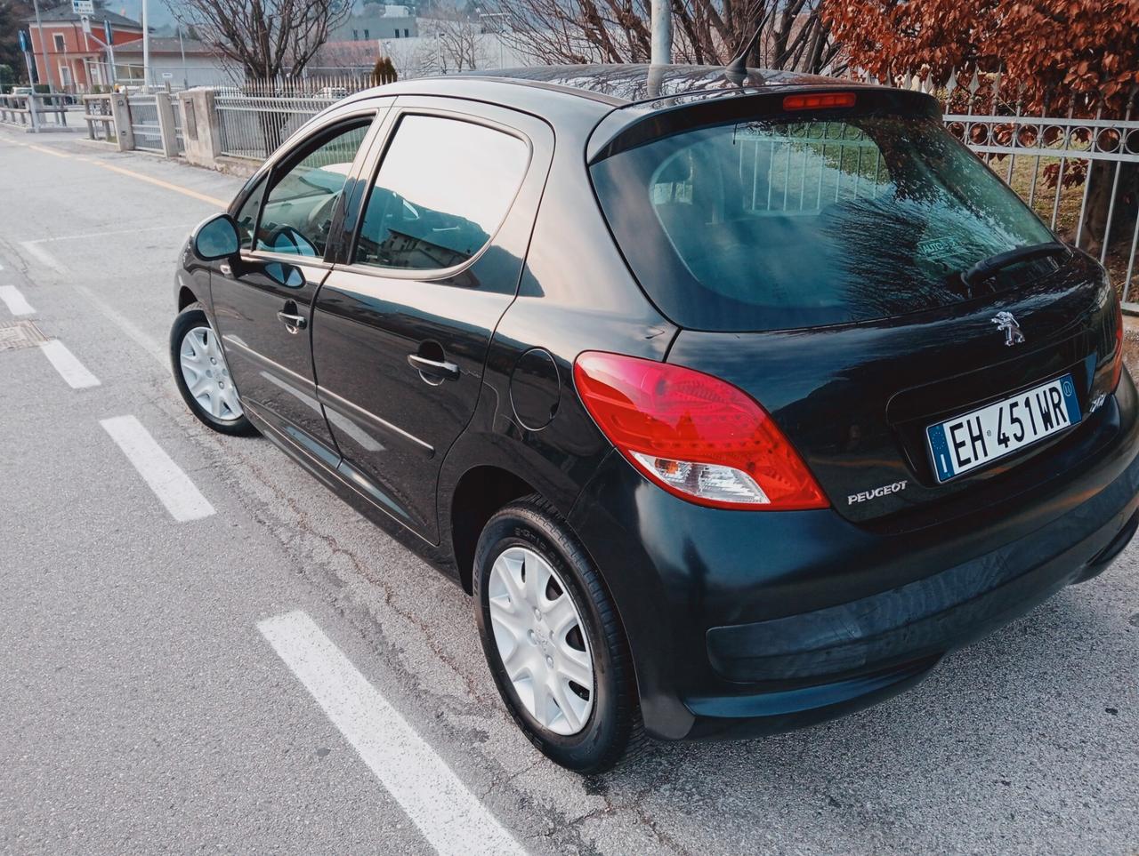 Peugeot 207 1.4 HDi 70CV 5p. Active