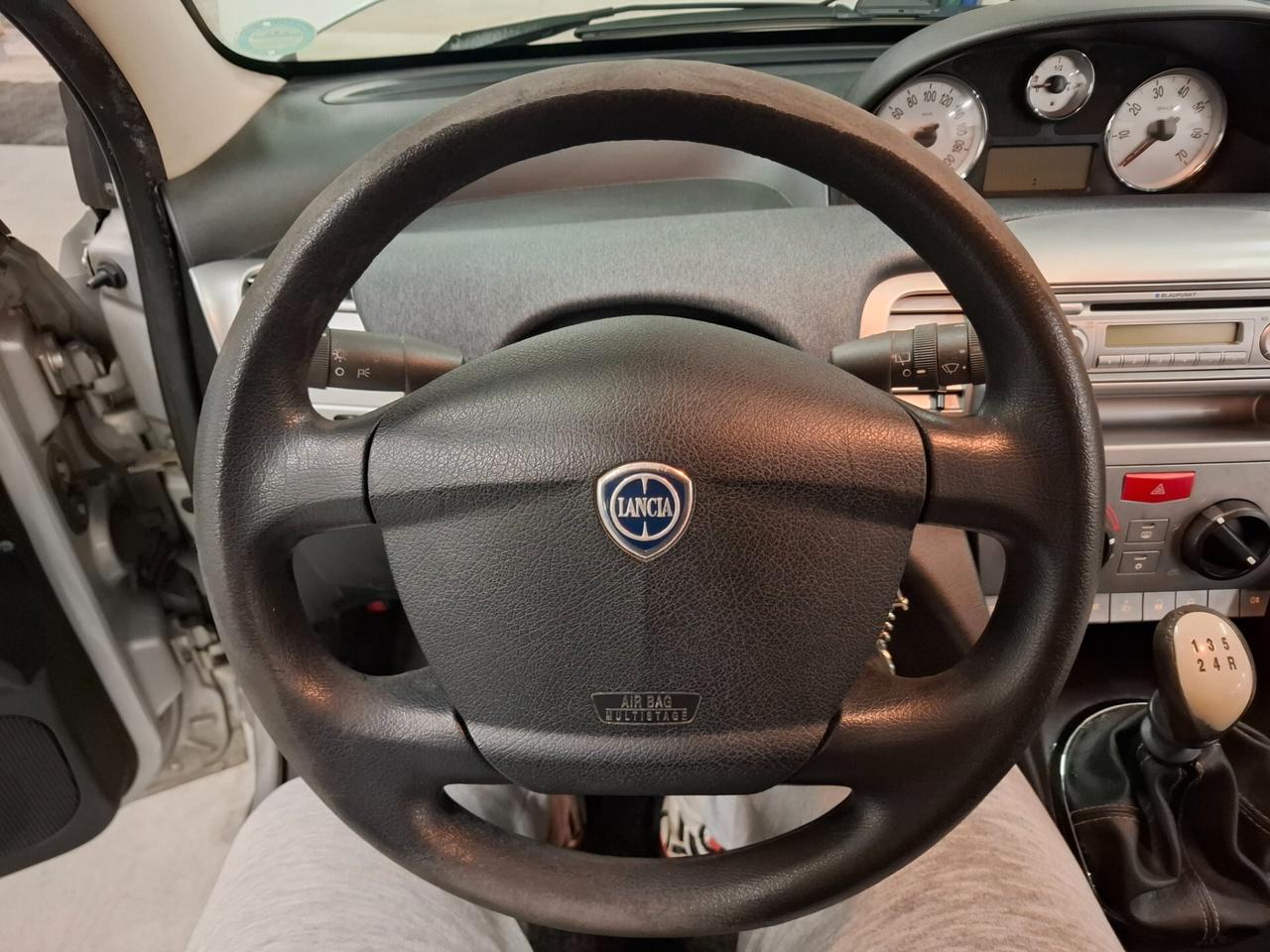 Lancia Ypsilon 1.2 Versus