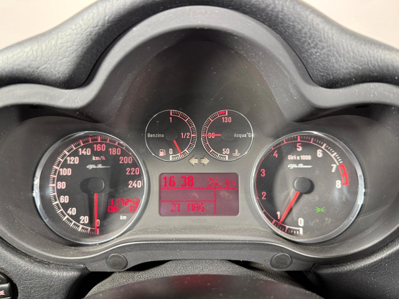 Alfa Romeo 147 1.6 16V TS 5 porte Exclusive NEOPATENTATI
