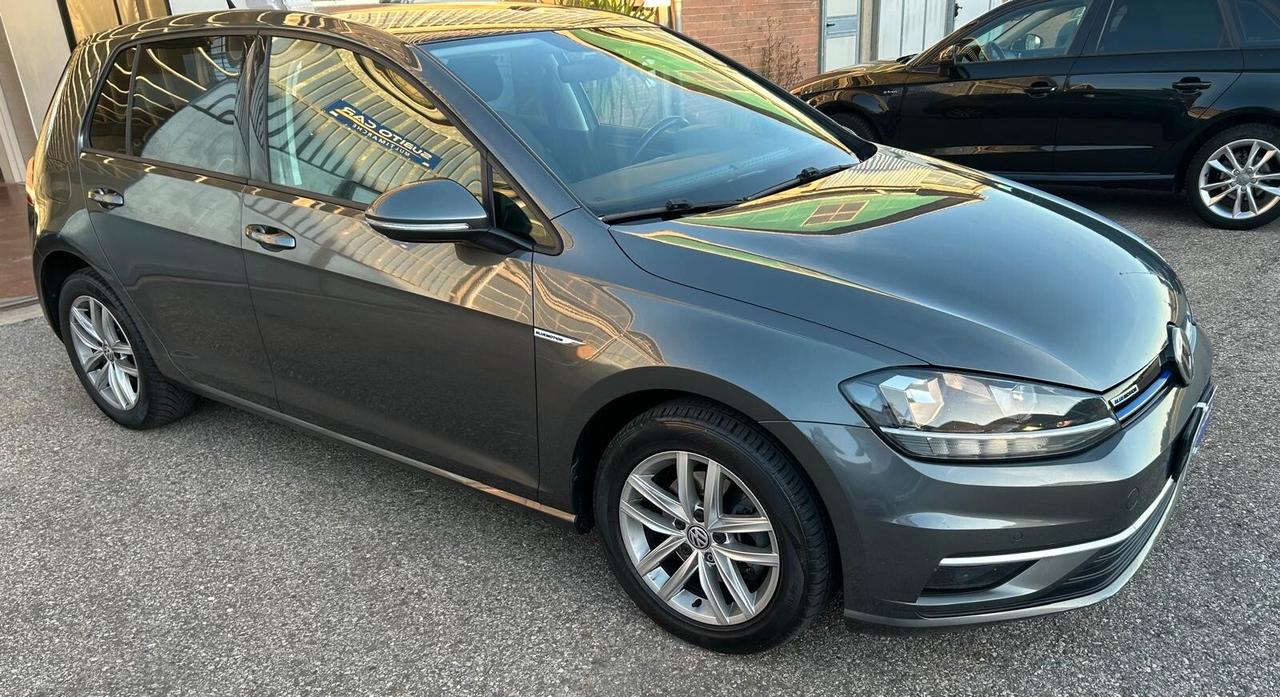 Volkswagen Golf 1.4 TGI DSG 5p. Executive BlueMotion INTERNO IN ALCANTARA