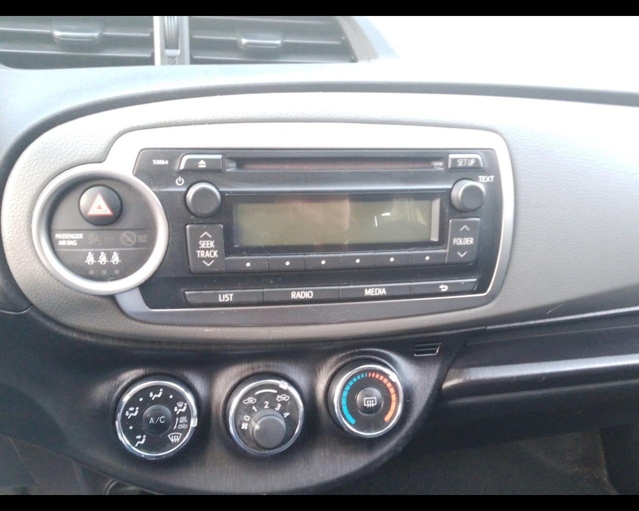 TOYOTA Yaris 3ª serie - Yaris 1.0 3 porte Active