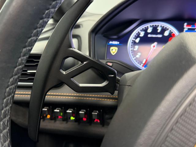 LAMBORGHINI Huracan Huracán 5.2 V10 AWD Spyder / IVA ESP. / SED. RISC.