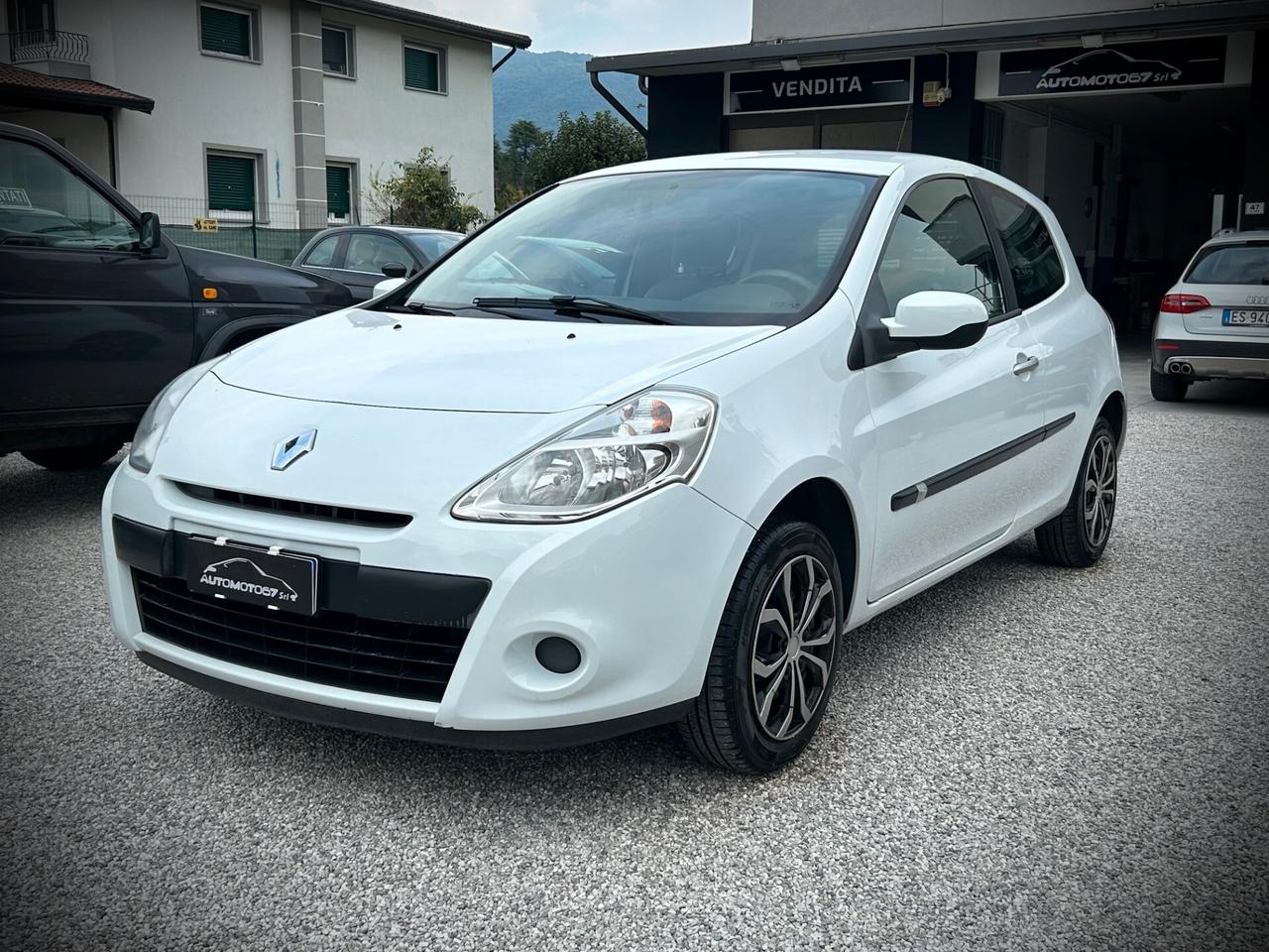 Renault Clio 1.2 16V - UNIPROPRIETARIO-NEOPATENTATI