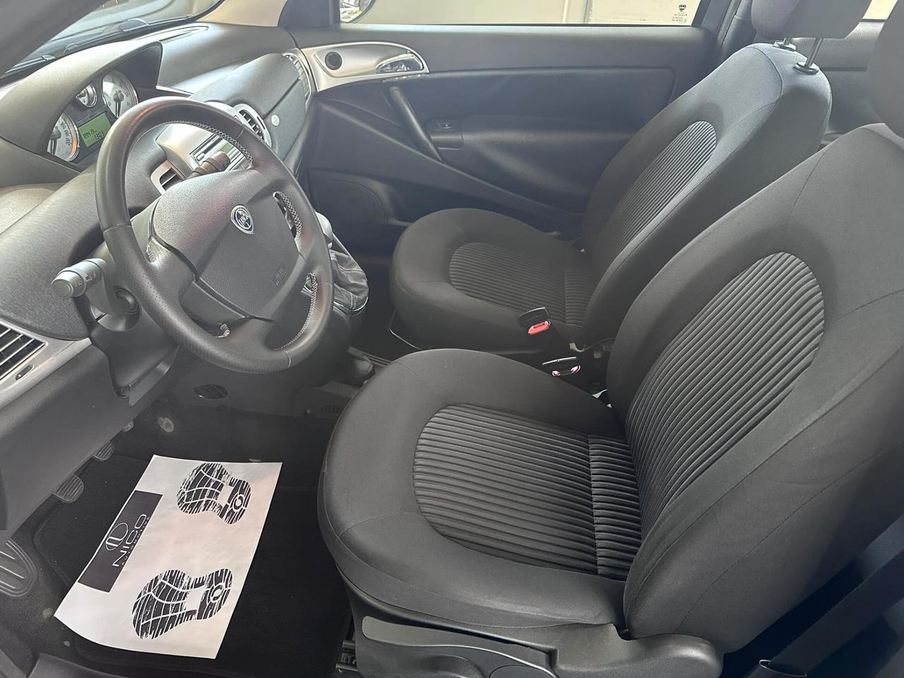 Lancia Ypsilon 1.2 69 CV Platino