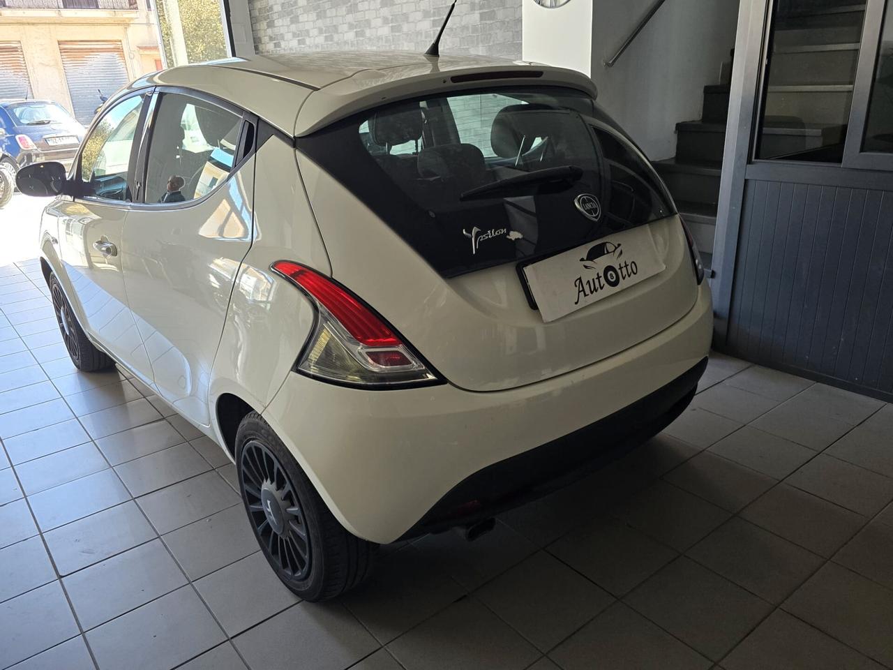 Lancia Ypsilon 1.2 69 CV 5 porte GPL Ecochic Gold