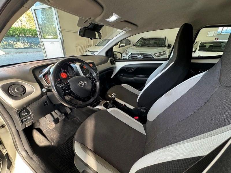 Toyota Aygo Aygo 5p 1.0 x-black tss