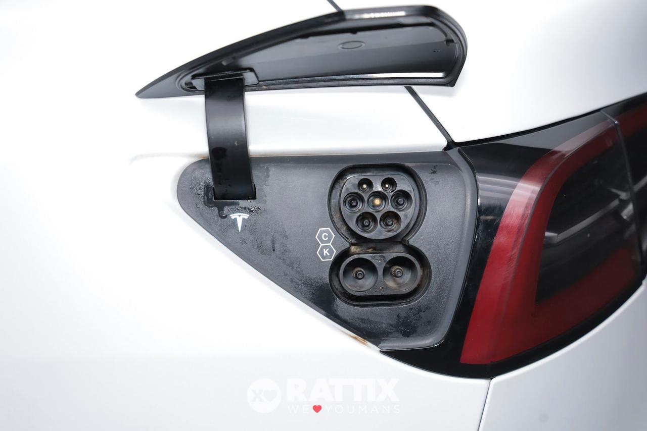 Tesla Model Y motore elettrico 153kW Long Range Dual Motor AWD + tetto panoramico