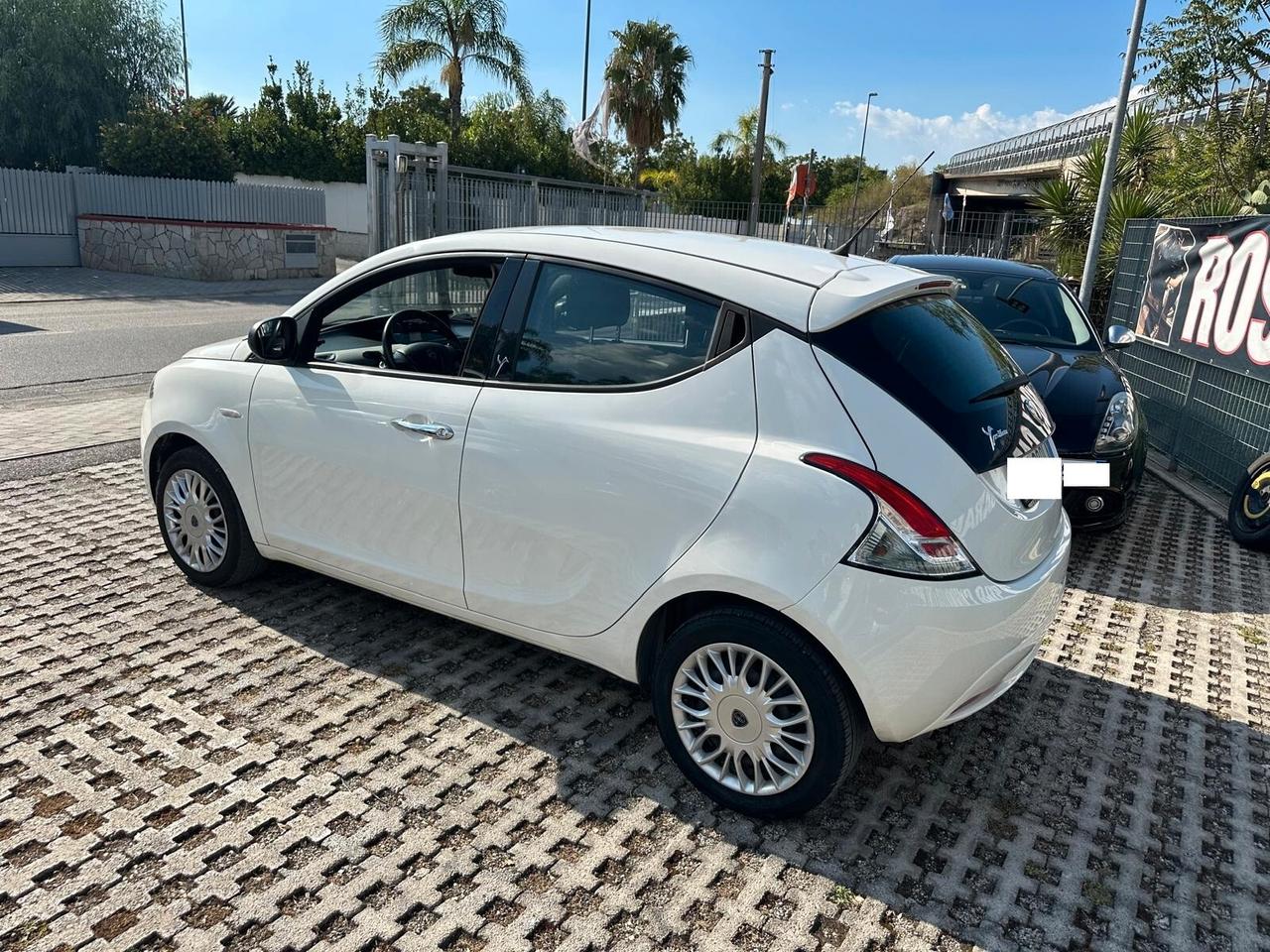Lancia Ypsilon 1.2 69 CV 5 porte Silver-07/2017