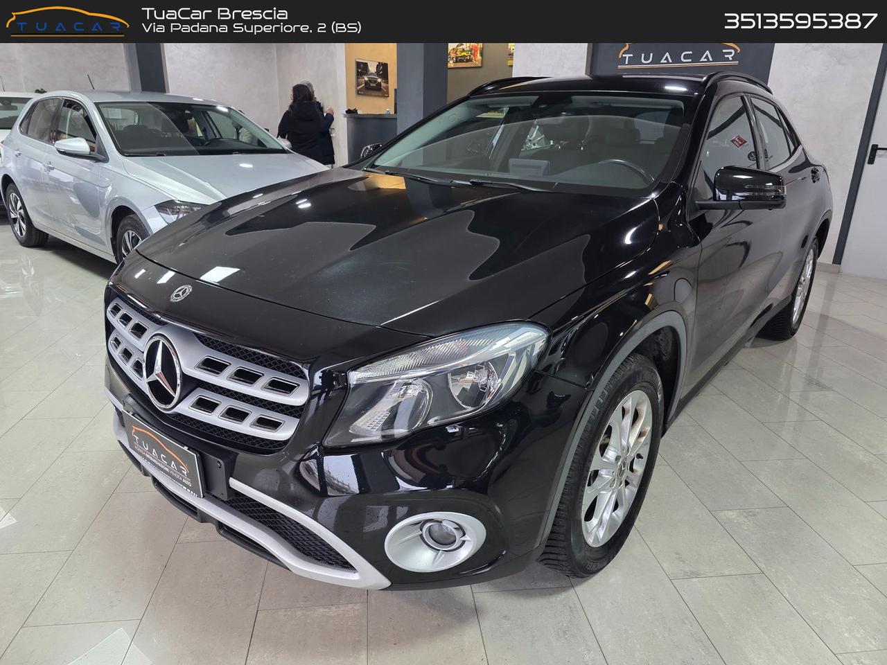 Mercedes-Benz GLA 200 Premium GLA 200 D #8484
