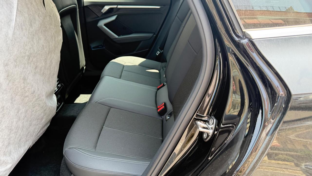 Audi A3 SPB 35 TDI S tronic S line edition LED NAVI COCKPIT KAMERA 360 TETTO APRIBILE PACCHETTO LUCI AMBIENT