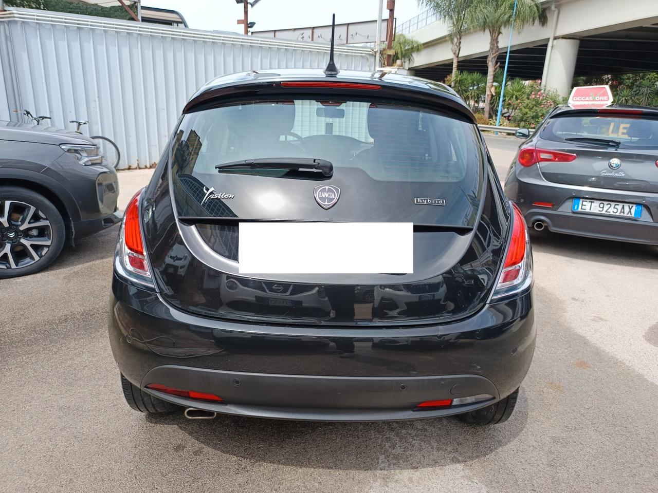 Lancia Ypsilon 1.0 FireFly 5 porte S&S Hybrid Silver