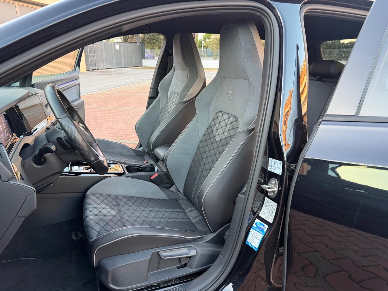 Volkswagen Golf 2.0 TDI DSG R-Line