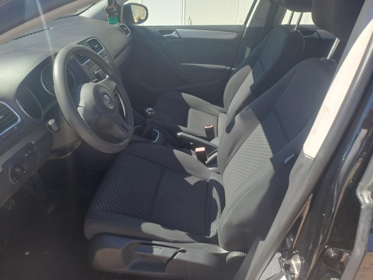 VOLKSWAGEN GOLF VI 1600 TDI