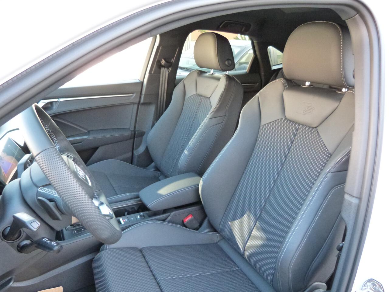 Audi Q3 SPB 35 TDI S-line edition Identity Black