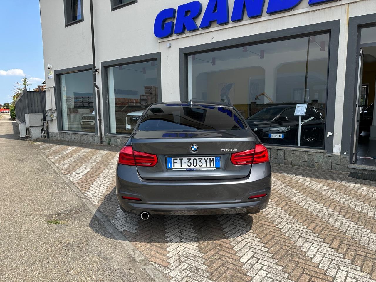 BMW Serie 3 F30 Berlina 318d Sport auto *NO VINCOLI*
