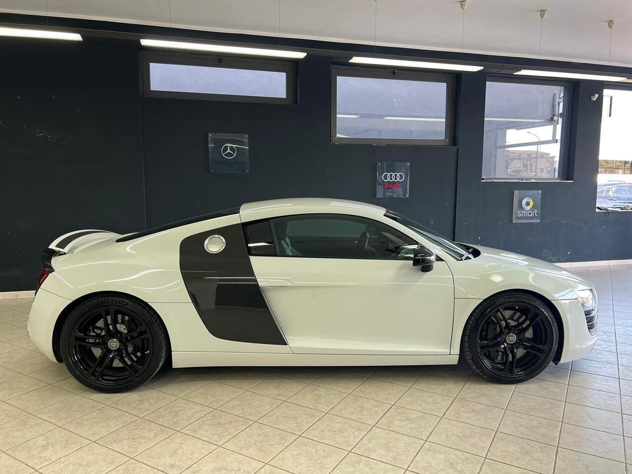 Audi R8 4.2 V8 FSI quattro R tronic