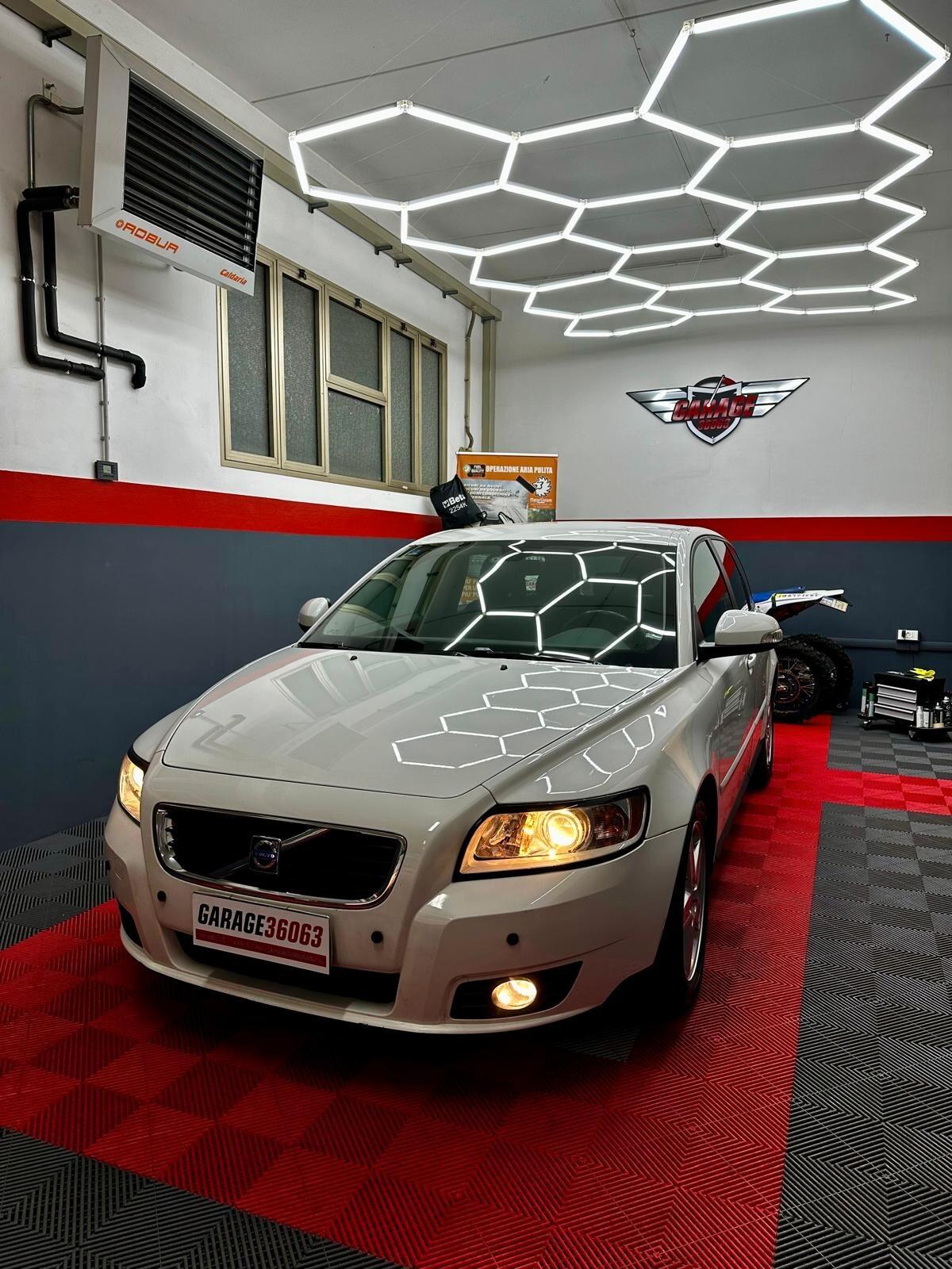 Volvo V50 D2 R-design