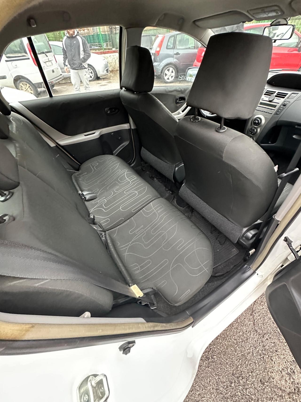 Toyota Yaris 1.0 5 porte Sol