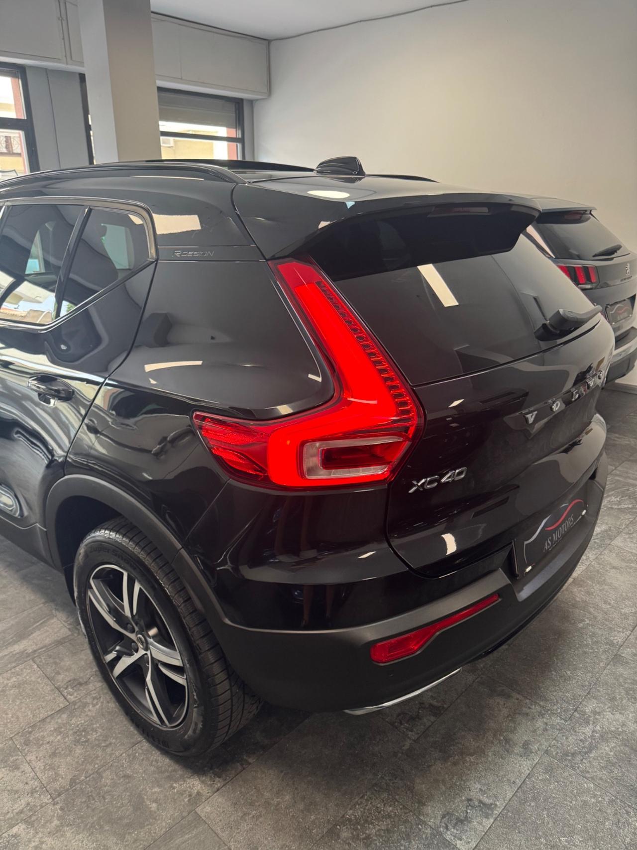 Volvo XC40 D4 2.0 190 Cv AWD R-design Tetto apribile