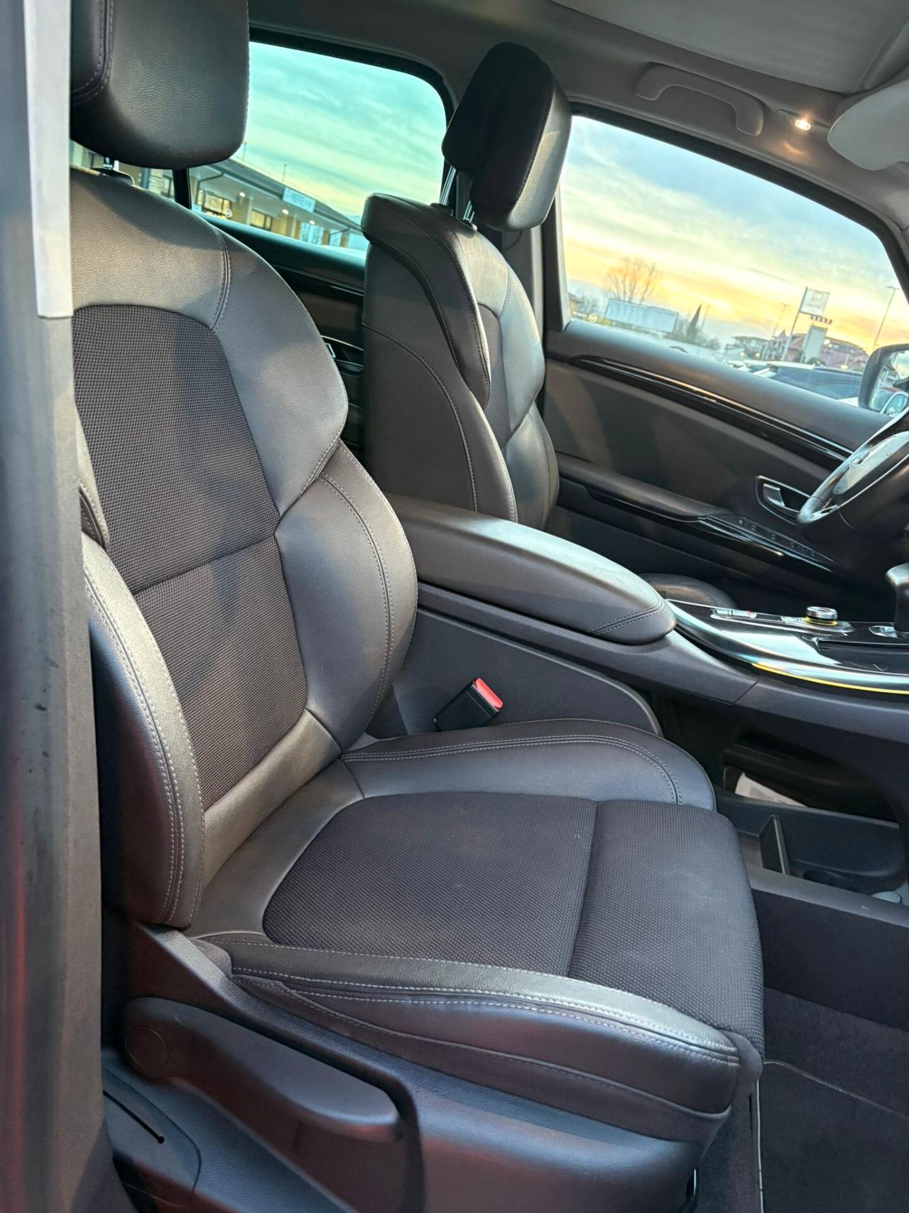 Renault Espace dCi 160CV EDC Energy Initiale Paris 4Control