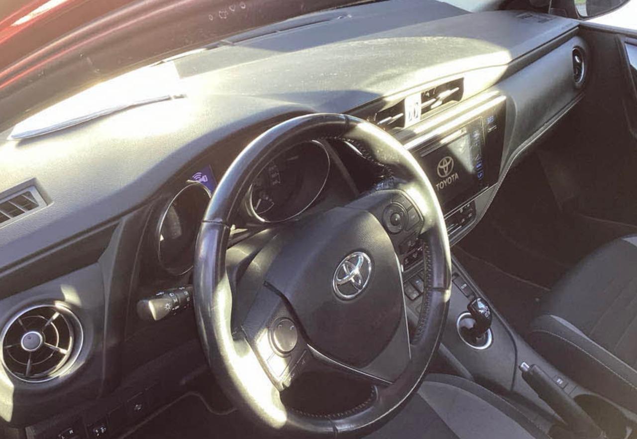 Toyota Auris Touring Sports 1.8 Hybrid Business