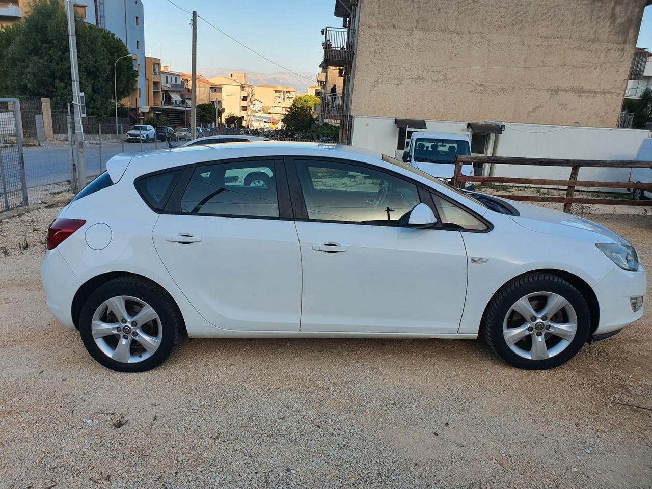 Opel Astra 1.7 CDTI 110CV 5 porte Elective