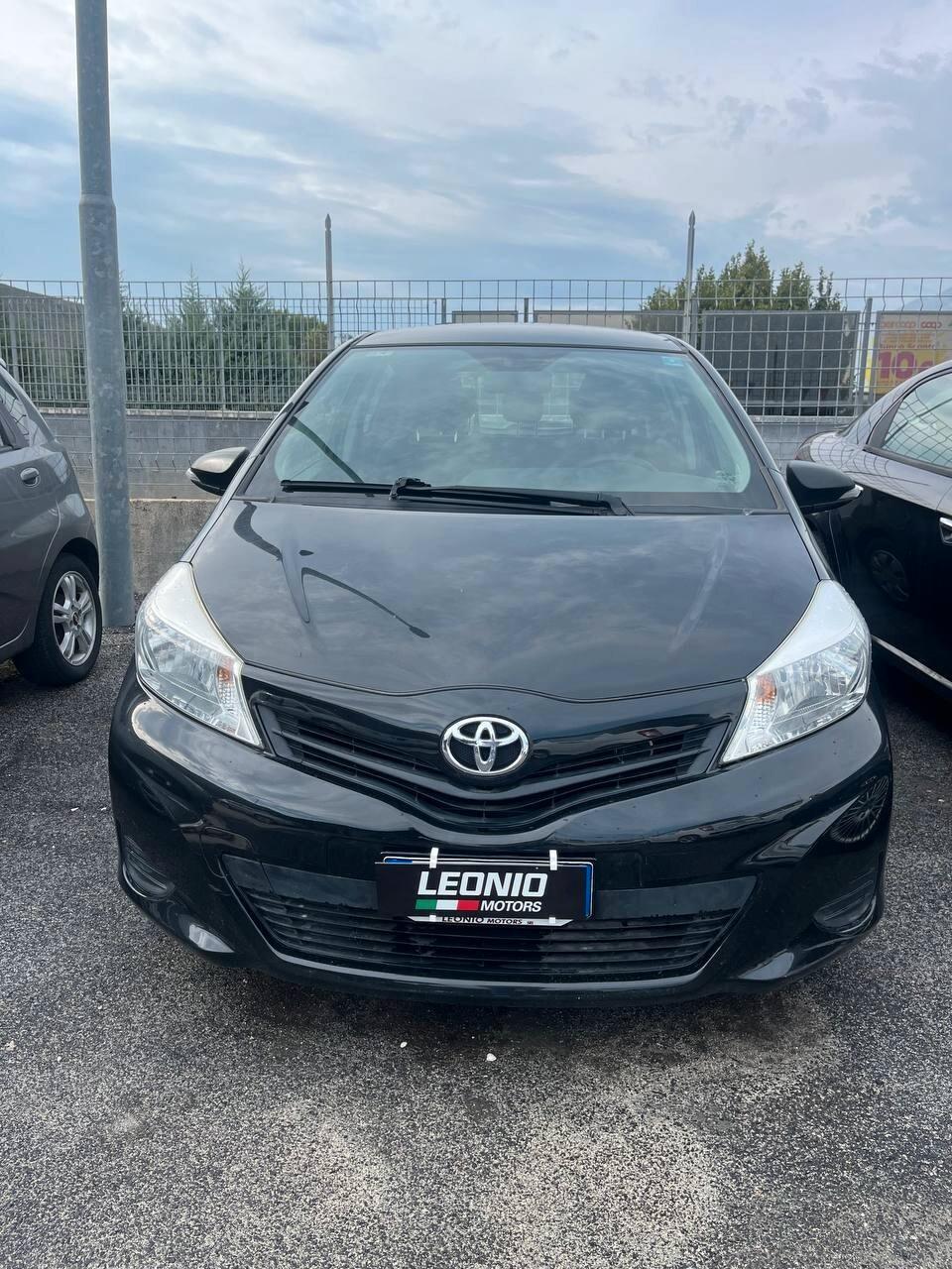 Toyota Yaris 1.0 5 porte