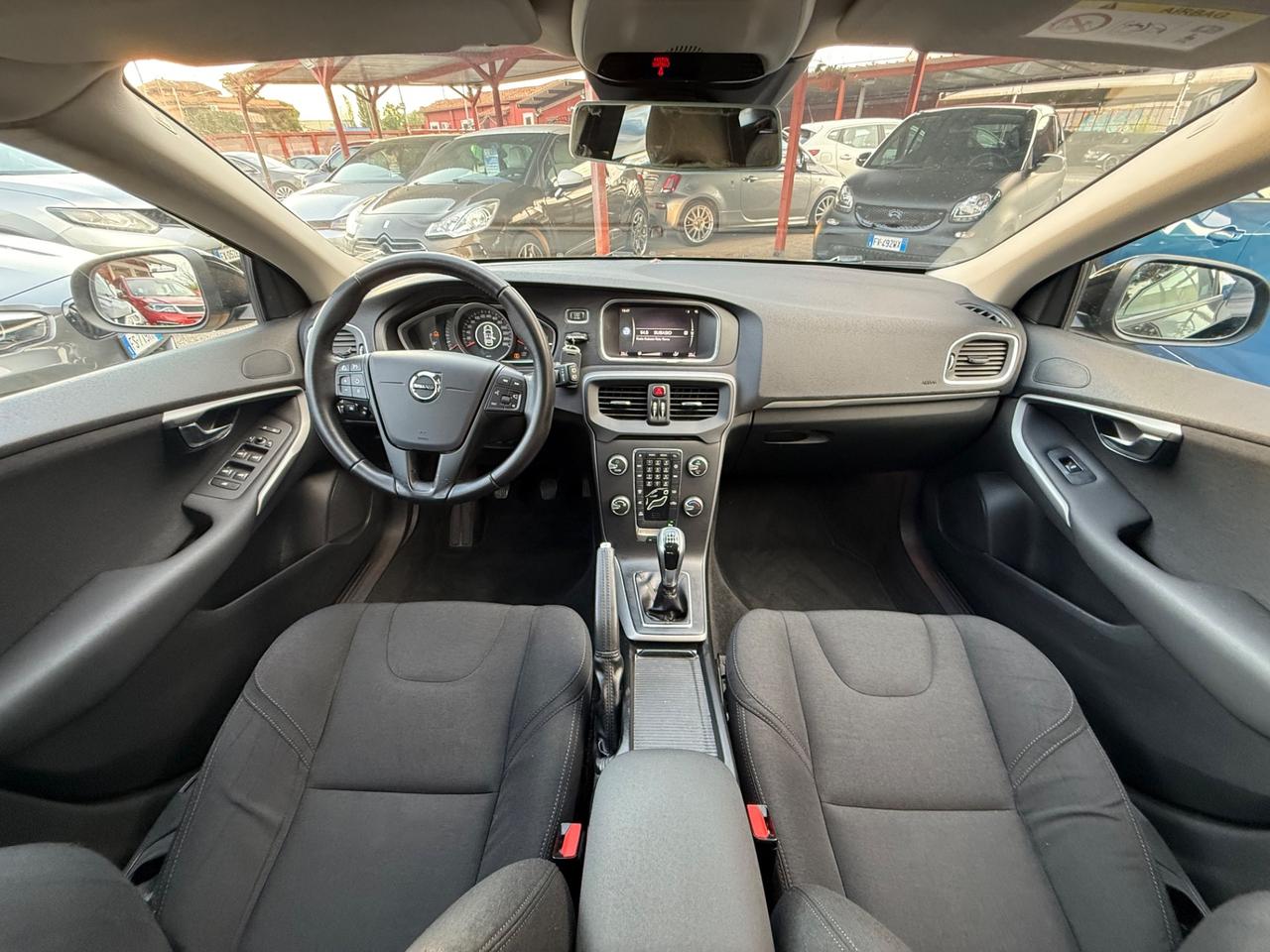 V40 D4 Momentum-unipro-rate-E6