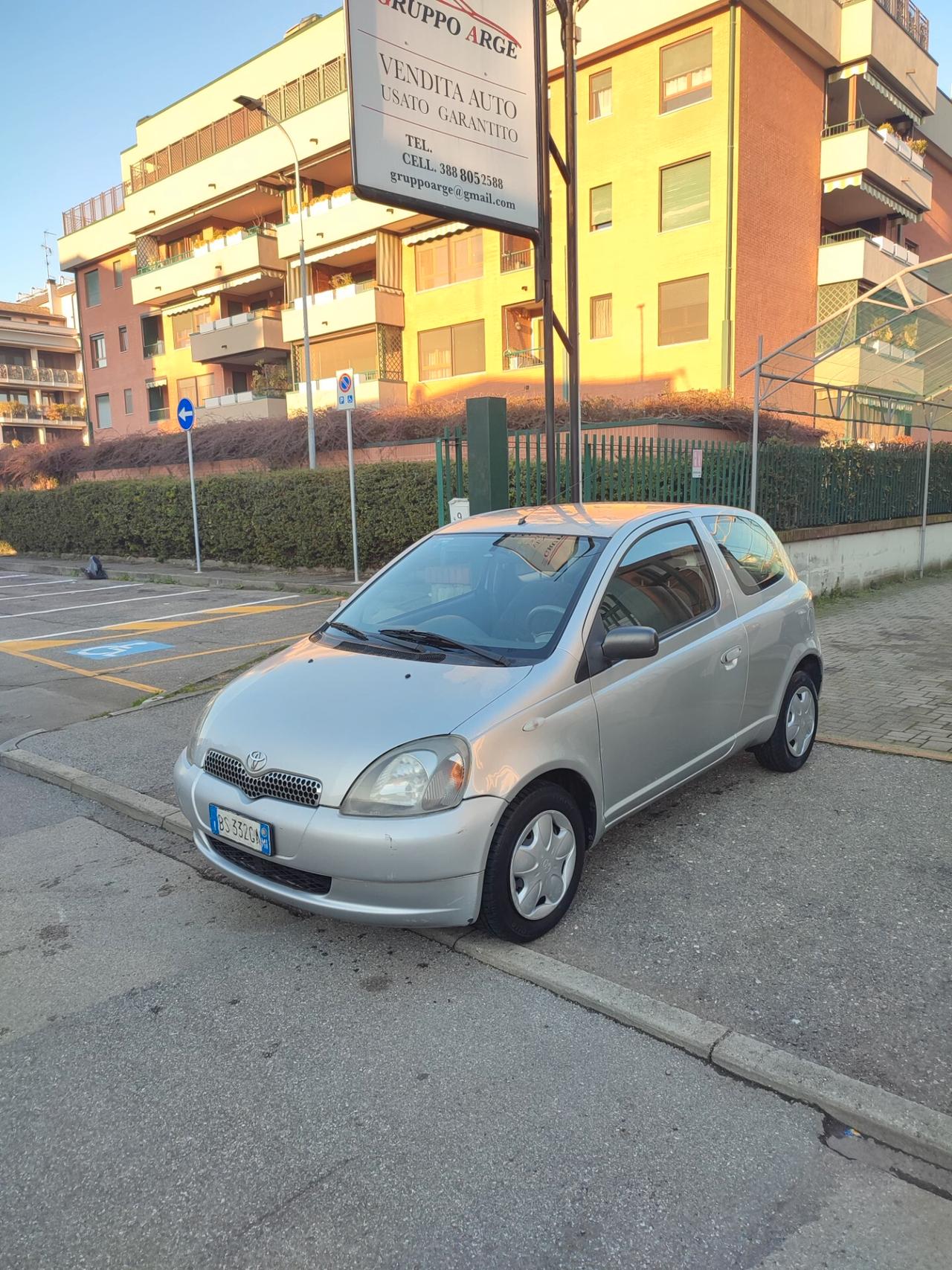 Toyota Yaris 1.0i 16V cat 3 porte