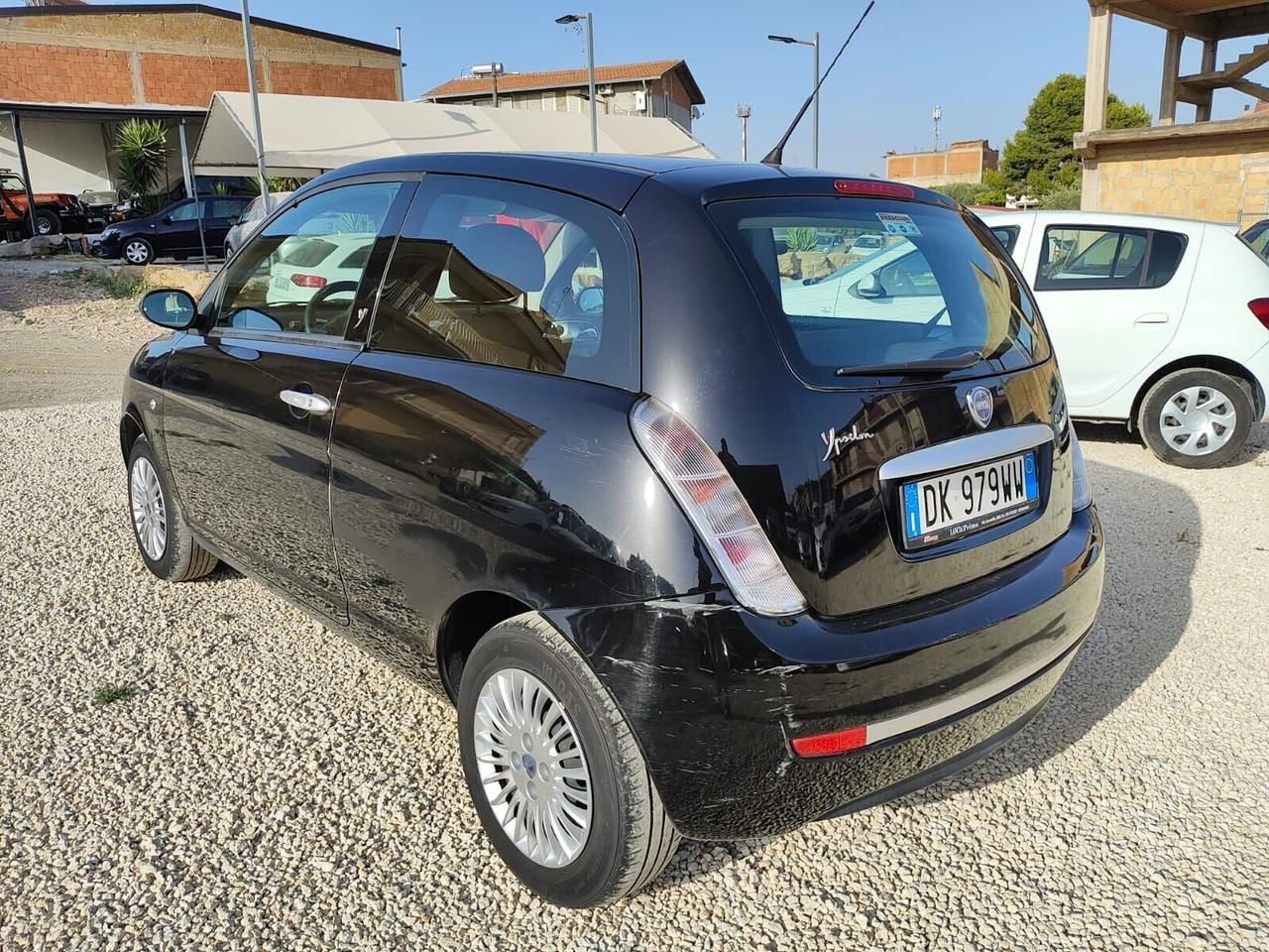 Lancia Ypsilon 1.2 Argento