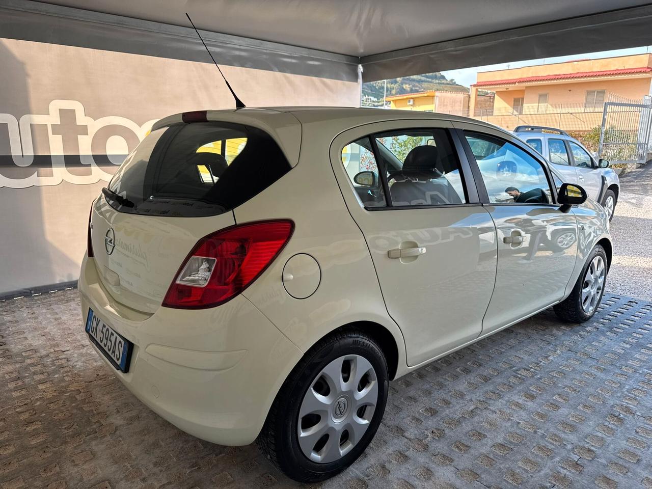 Opel Corsa 1.2 benzina