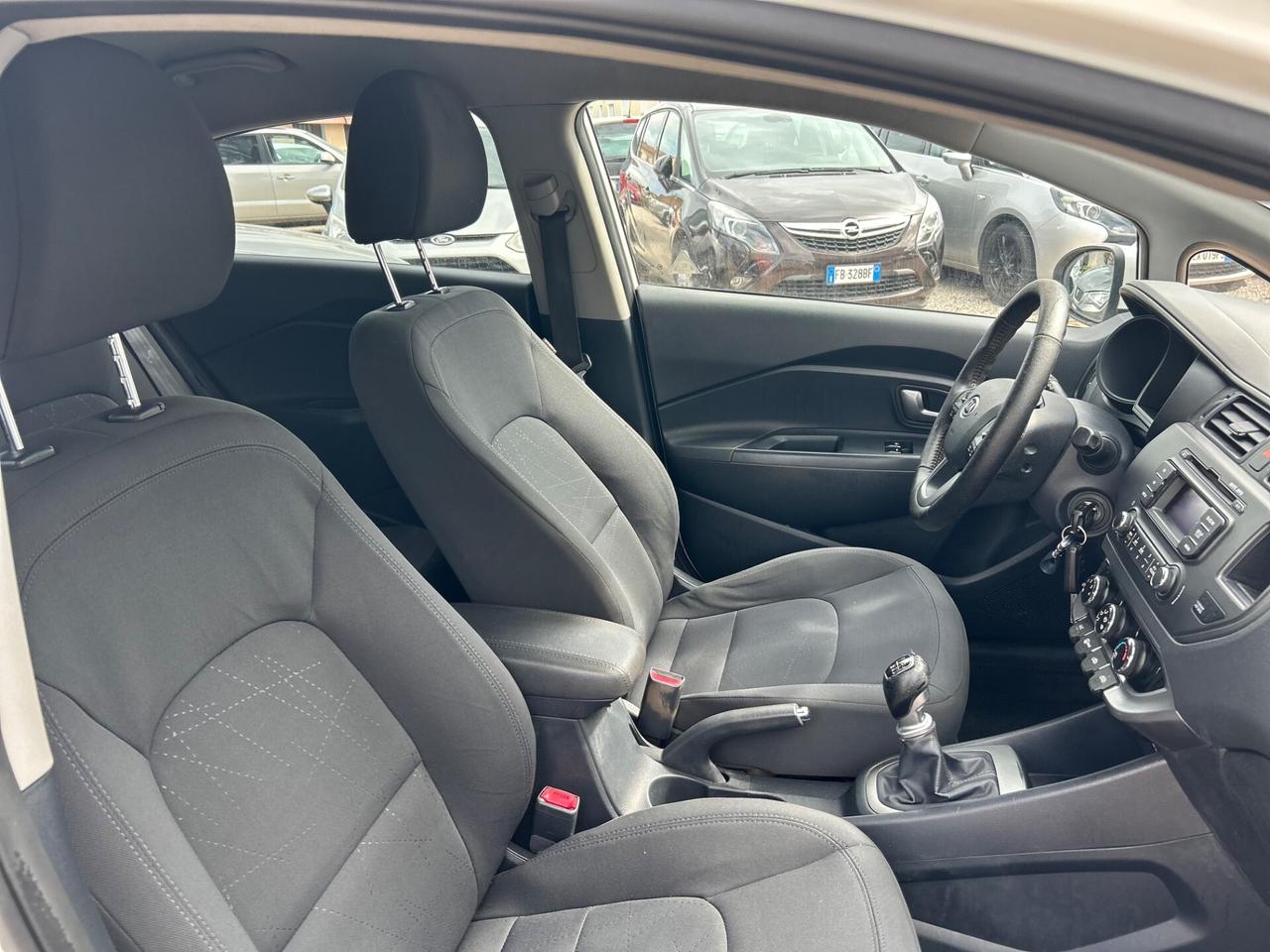Kia Rio 1.1 CRDi WGT 5p. EX