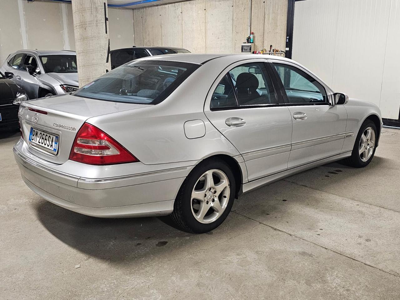 Mercedes-benz C 200 benzina