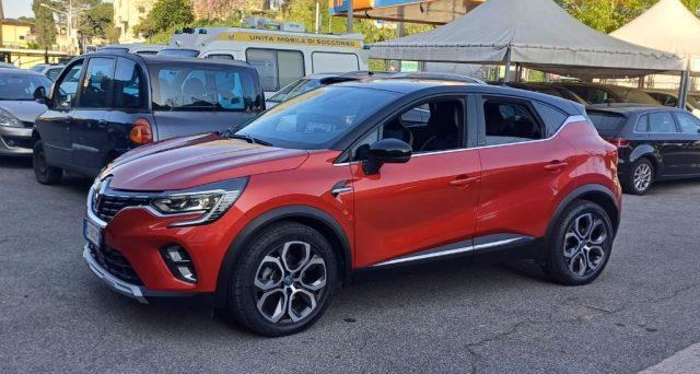 RENAULT Captur Plug-in Hybrid E-Tech Initiale Paris