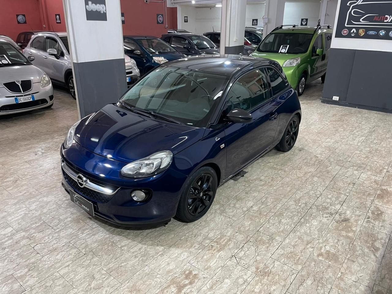Opel Adam 1.2 70 CV White/Black Link GPL