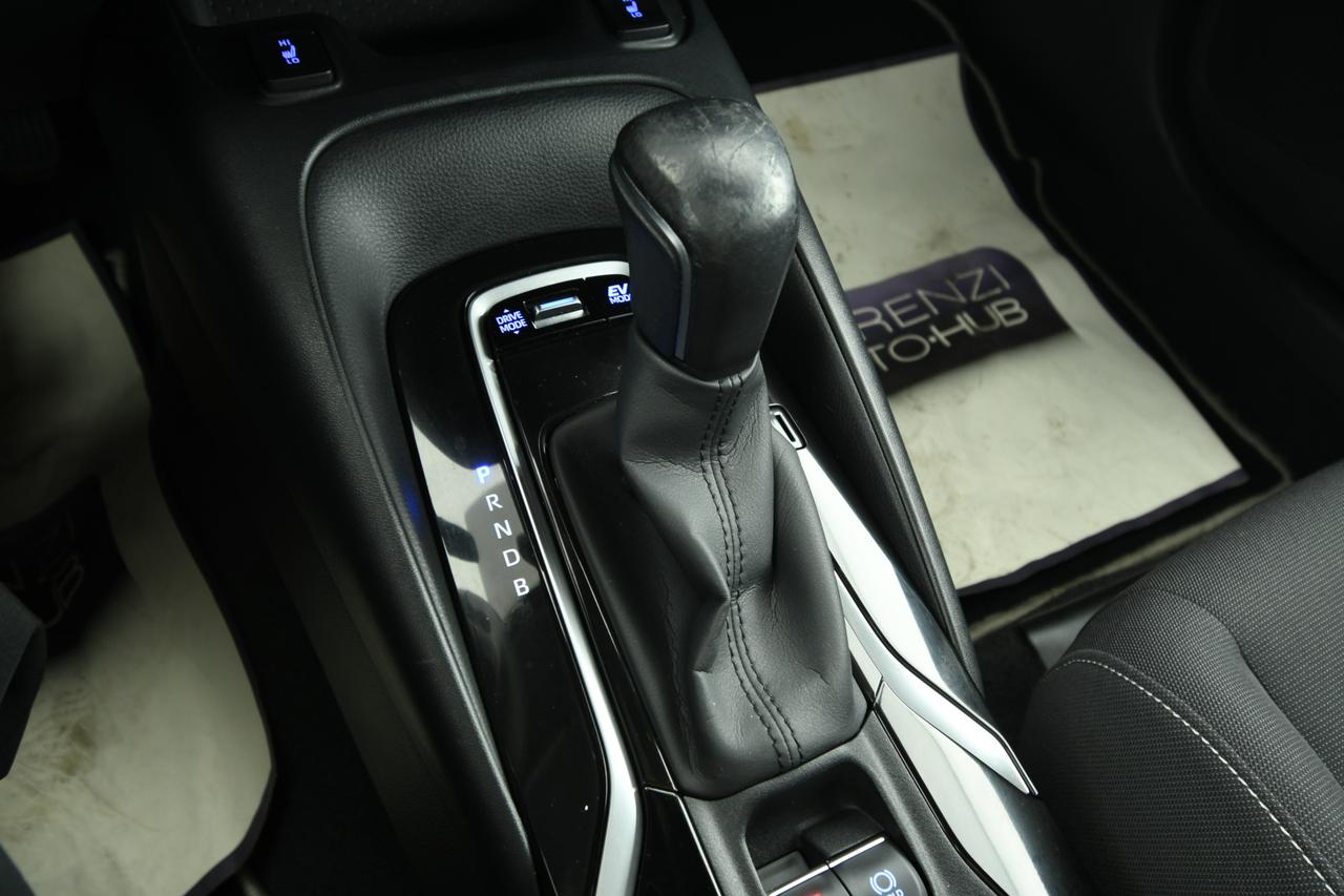 TOYOTA Corolla Touring Sports 1.8h Business cvt CAMERA+ACC+APP CONNECT