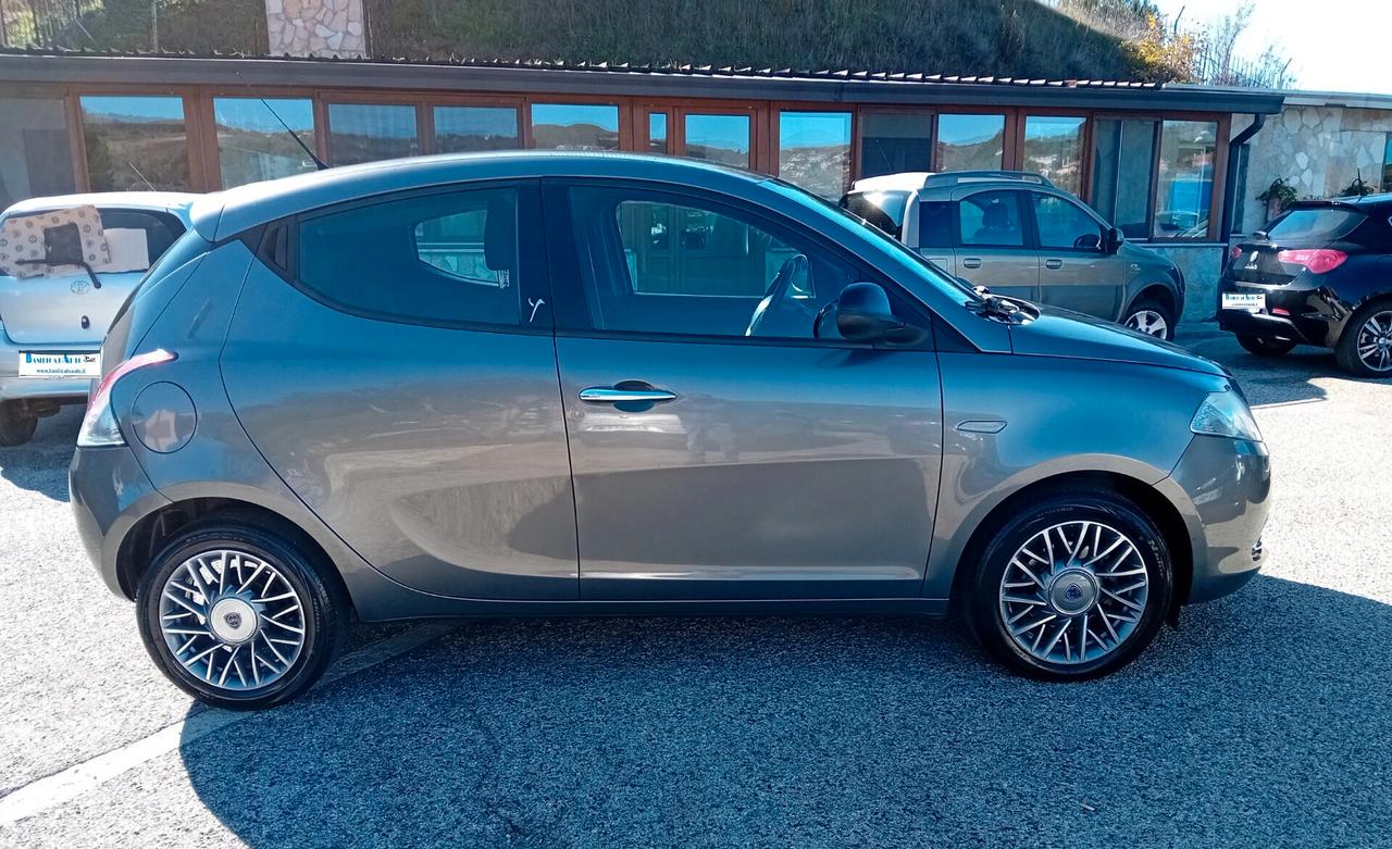 Lancia Ypsilon 1.3 MJT 16V 95 CV 5 porte S&S Silver