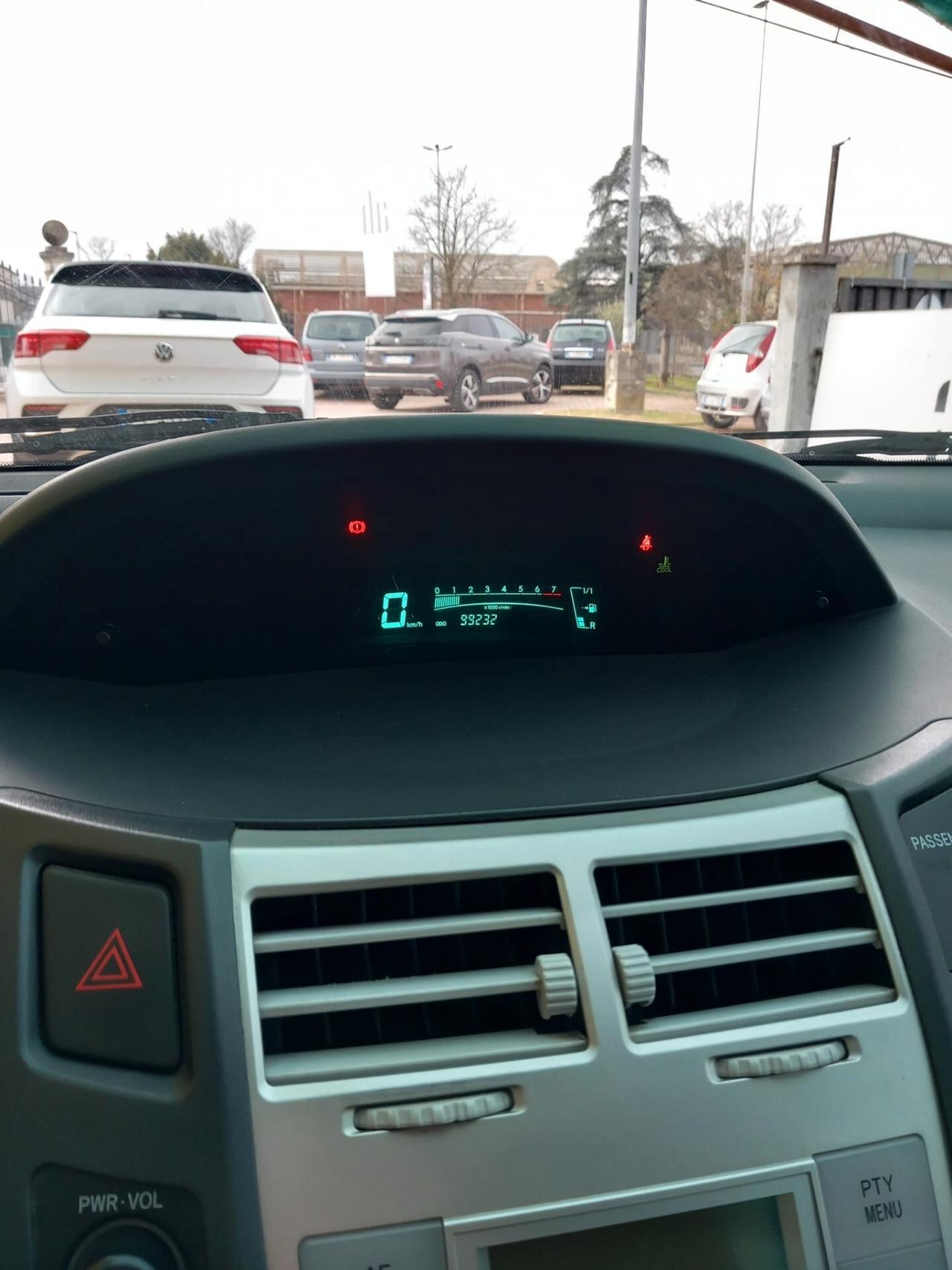 Toyota Yaris 1.0 5 porte