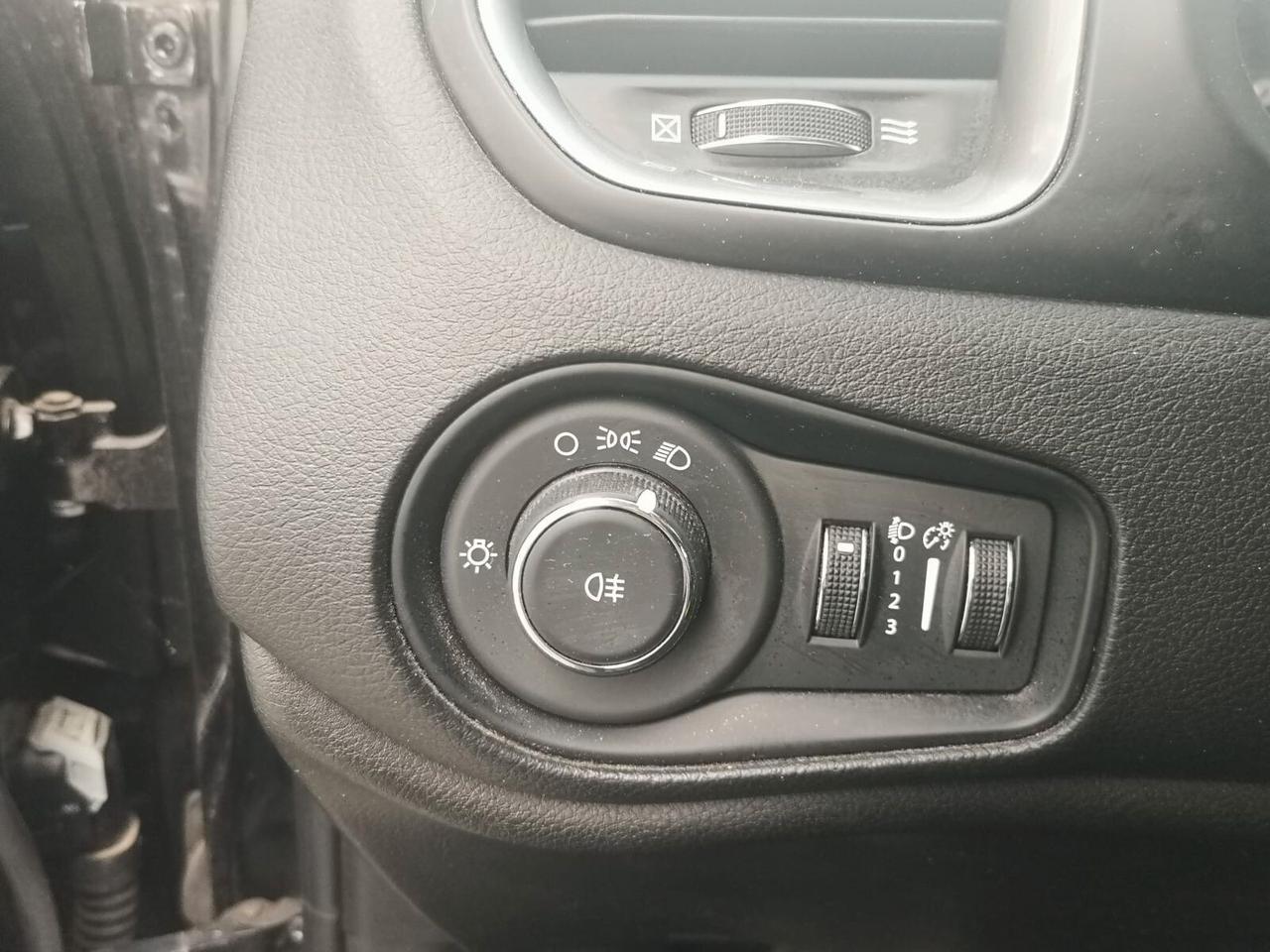 Jeep Renegade 1.6 Mjt 130 CV Longitude