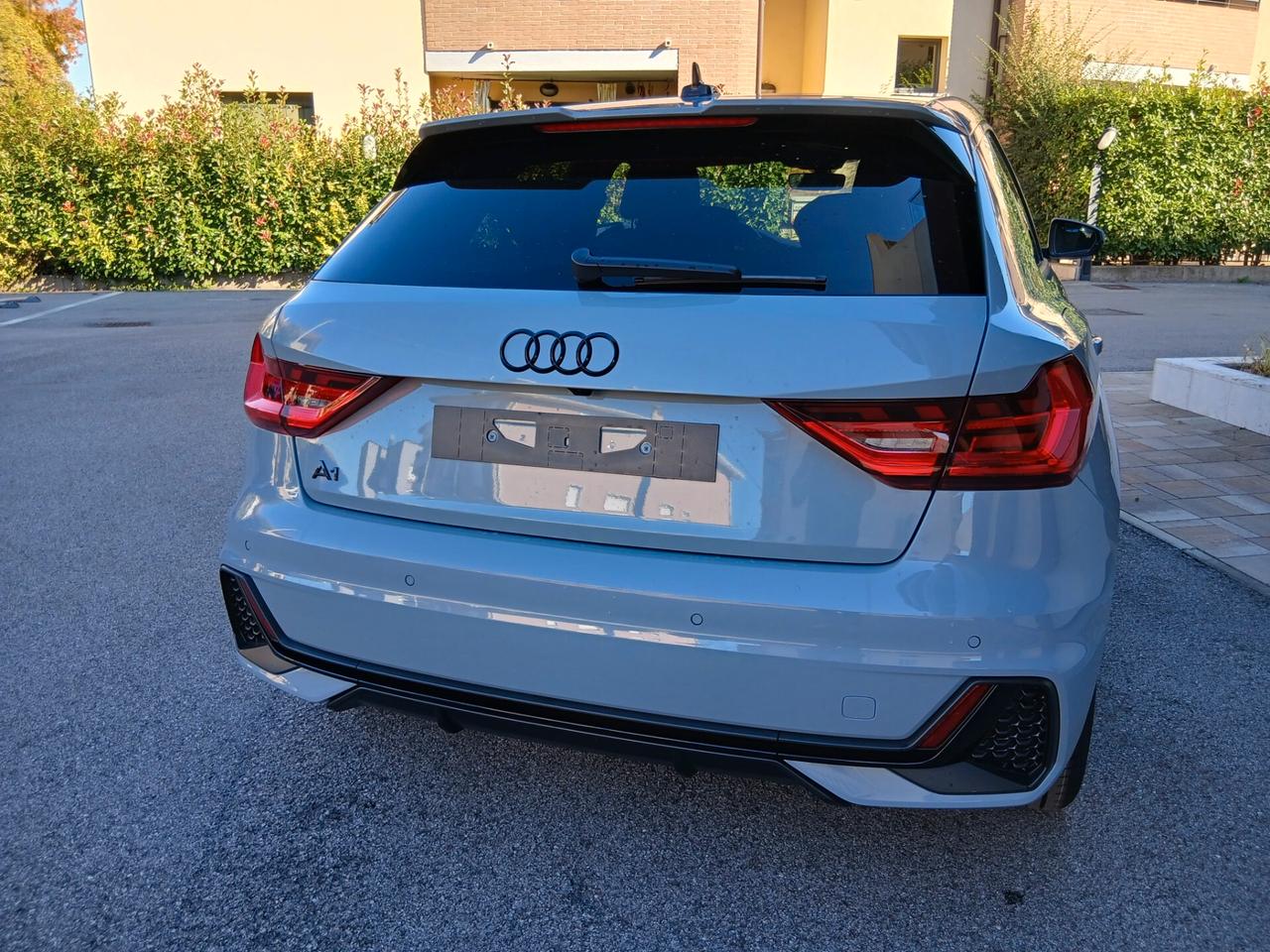 Audi A1 SPB 30 TFSI S line edition tua a € 212 mese