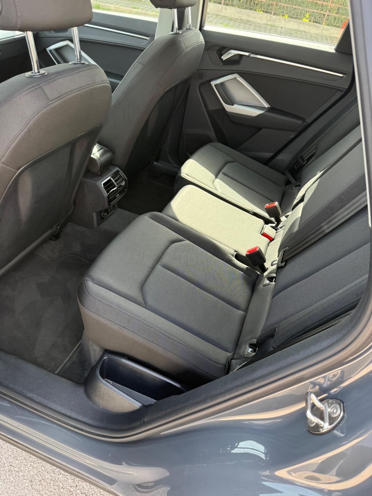 Audi Q3 35 TDI S tronic Business Advanced