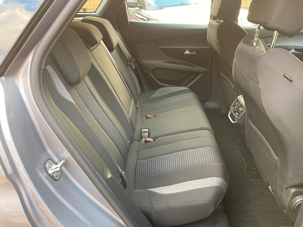 Peugeot 3008 BlueHDi 130 EAT8 Active Business