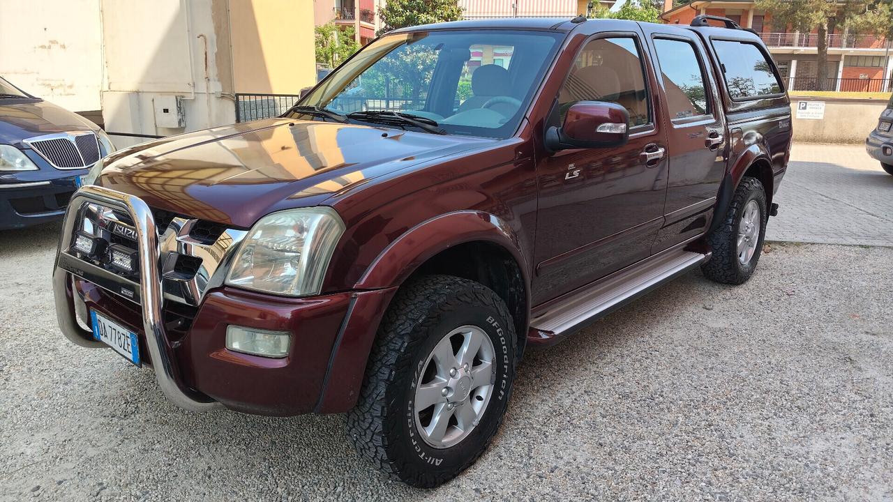 Isuzu D-Max 3.0 TD 4WD Aut. + Gancio